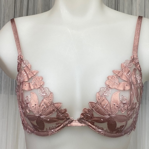 Victoria’s Secret bra
